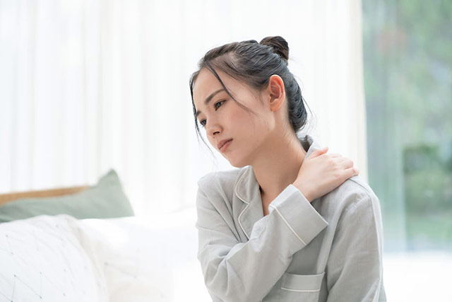 脊柱管狭窄症とはどんな病気？症状や原因を知って早めの治療を！